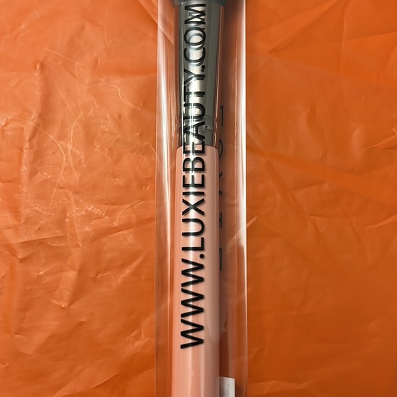 NEW LUXIE 504 LARGE ANGLED BRUSH 🌸NEW NWT - Picture 4 of 8